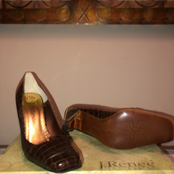 J Renee Matte Croc; nice and classy for the workplace; very comfortable - Picture 2 of 14